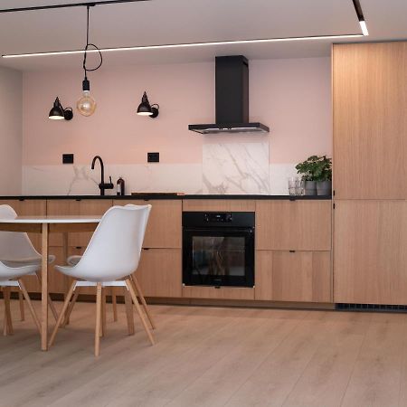 Tastefull And Modern Apartment With Parking 트롬쇠 외부 사진